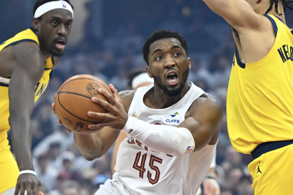 德国男篮鏖战步行者,萨姆·米切尔统治全场的简单介绍 德国男篮鏖战步行者,萨姆·米切尔统治全场的简单介绍