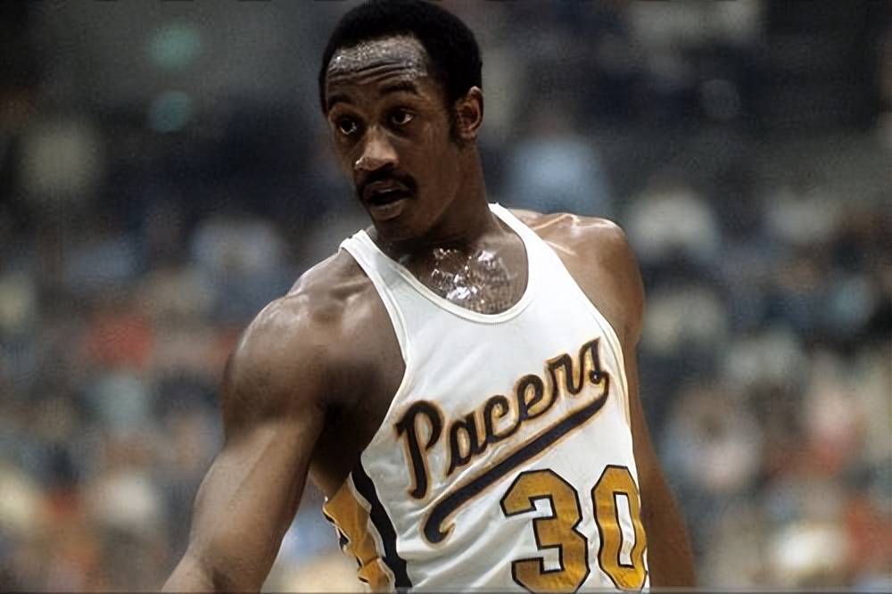 雷霆力克凯尔特人B队,乔治送出助攻 雷霆力克凯尔特人B队,乔治送出助攻