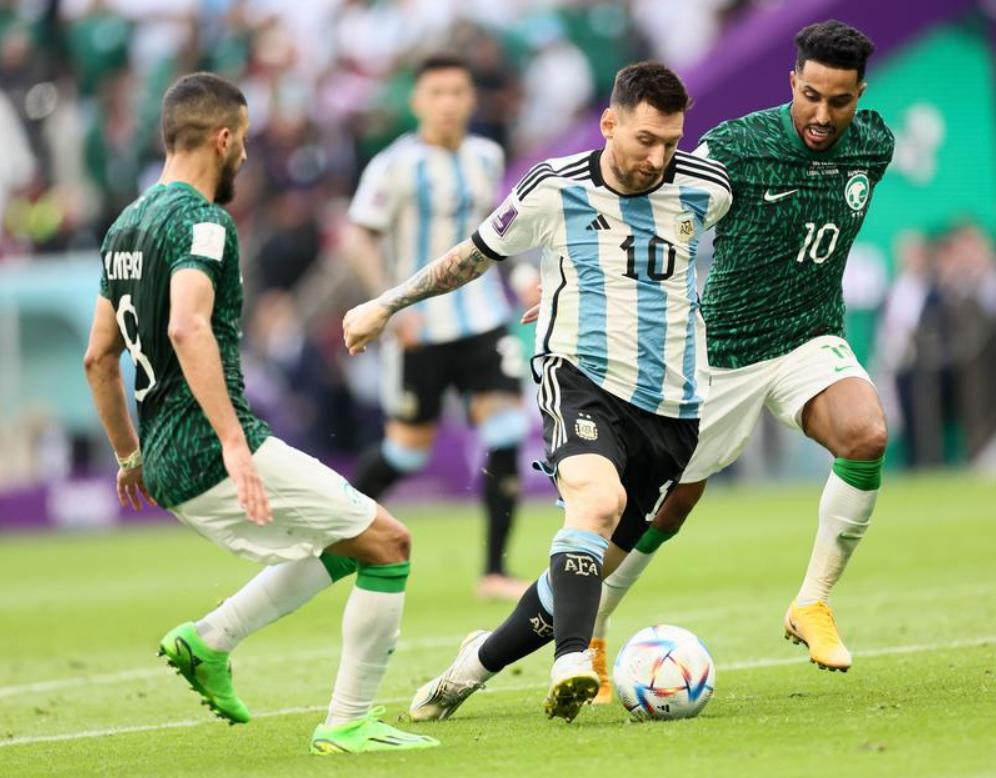 关于巴萨血洗阿根廷，萨内一己之力扛起全队的信息