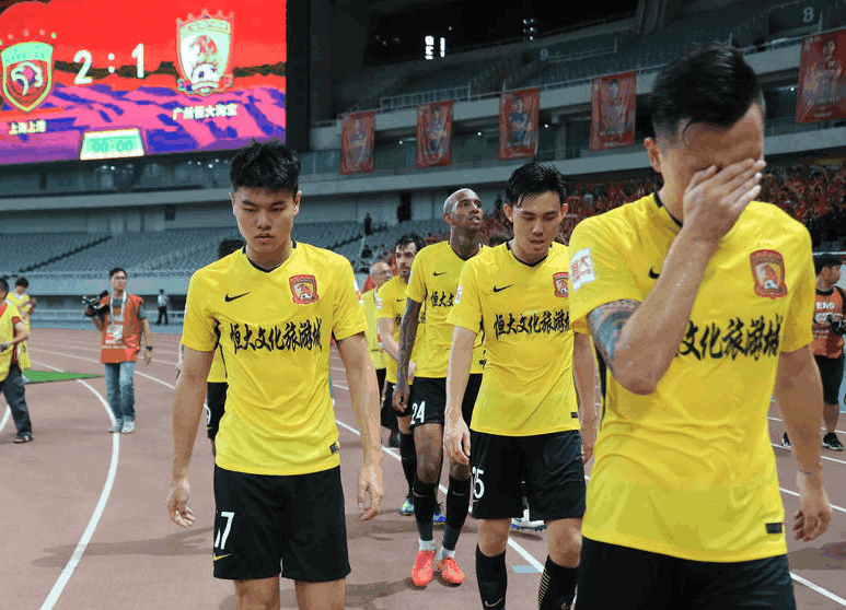 苏宁客场不敌恒大,遭遇两连败积分下滑 苏宁客场不敌恒大,遭遇两连败积分下滑