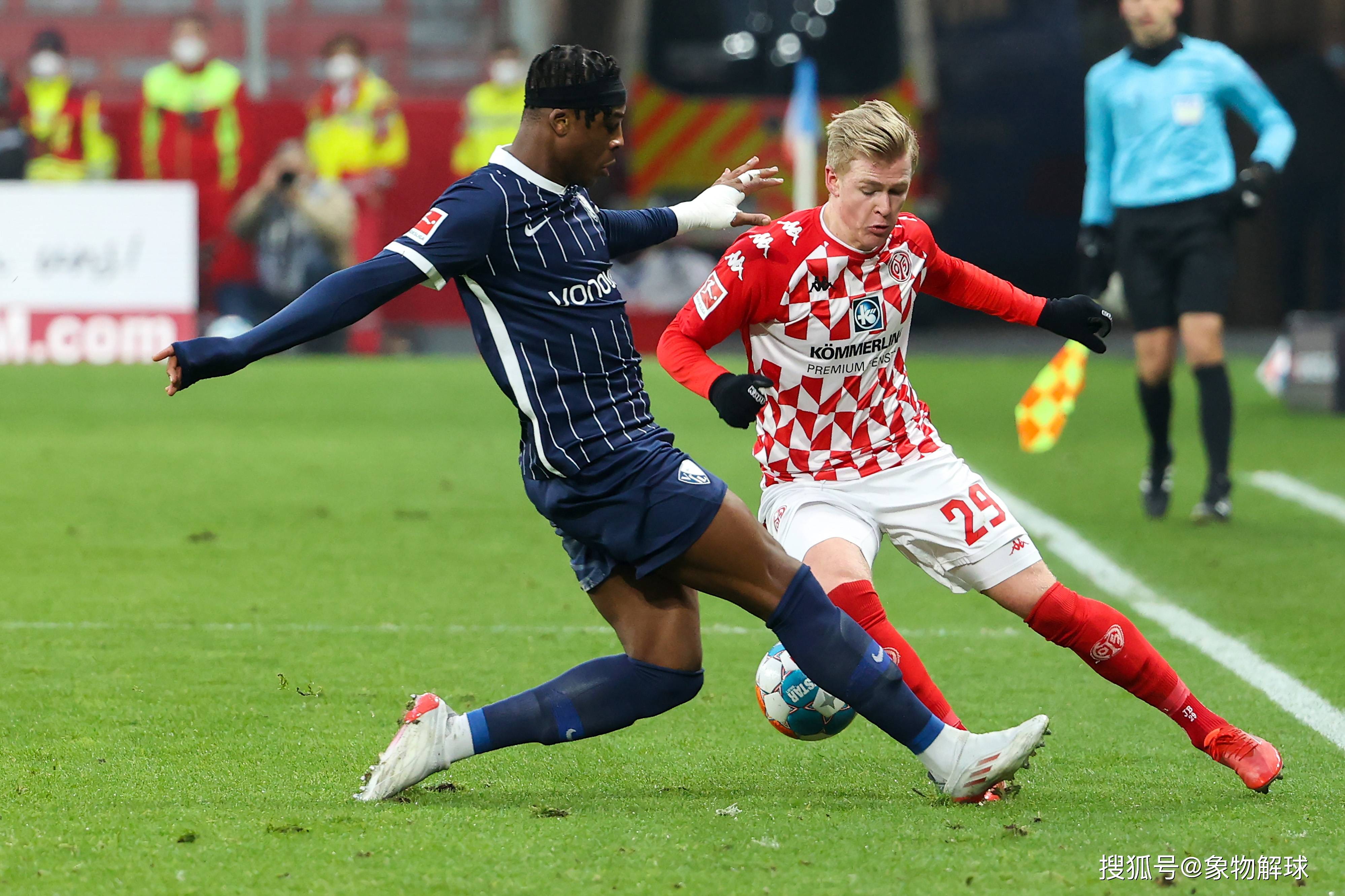 包含柏林赫塔客场惜败美因茨,遭遇连败的词条 包含柏林赫塔客场惜败美因茨,遭遇连败的词条