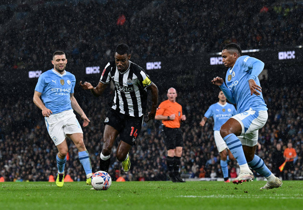 纽卡斯尔联顽强拼搏,不敌曼城的简单介绍 纽卡斯尔联顽强拼搏,不敌曼城的简单介绍