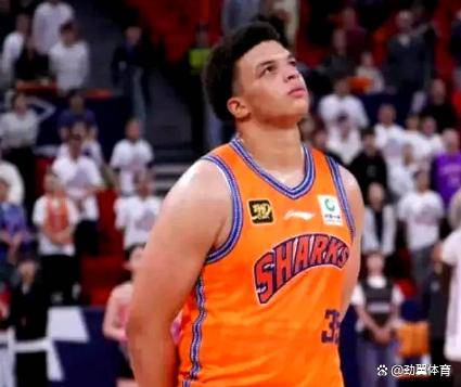 上海男篮再次惨败,球迷呼吁教练组改进战术 上海男篮再次惨败,球迷呼吁教练组改进战术