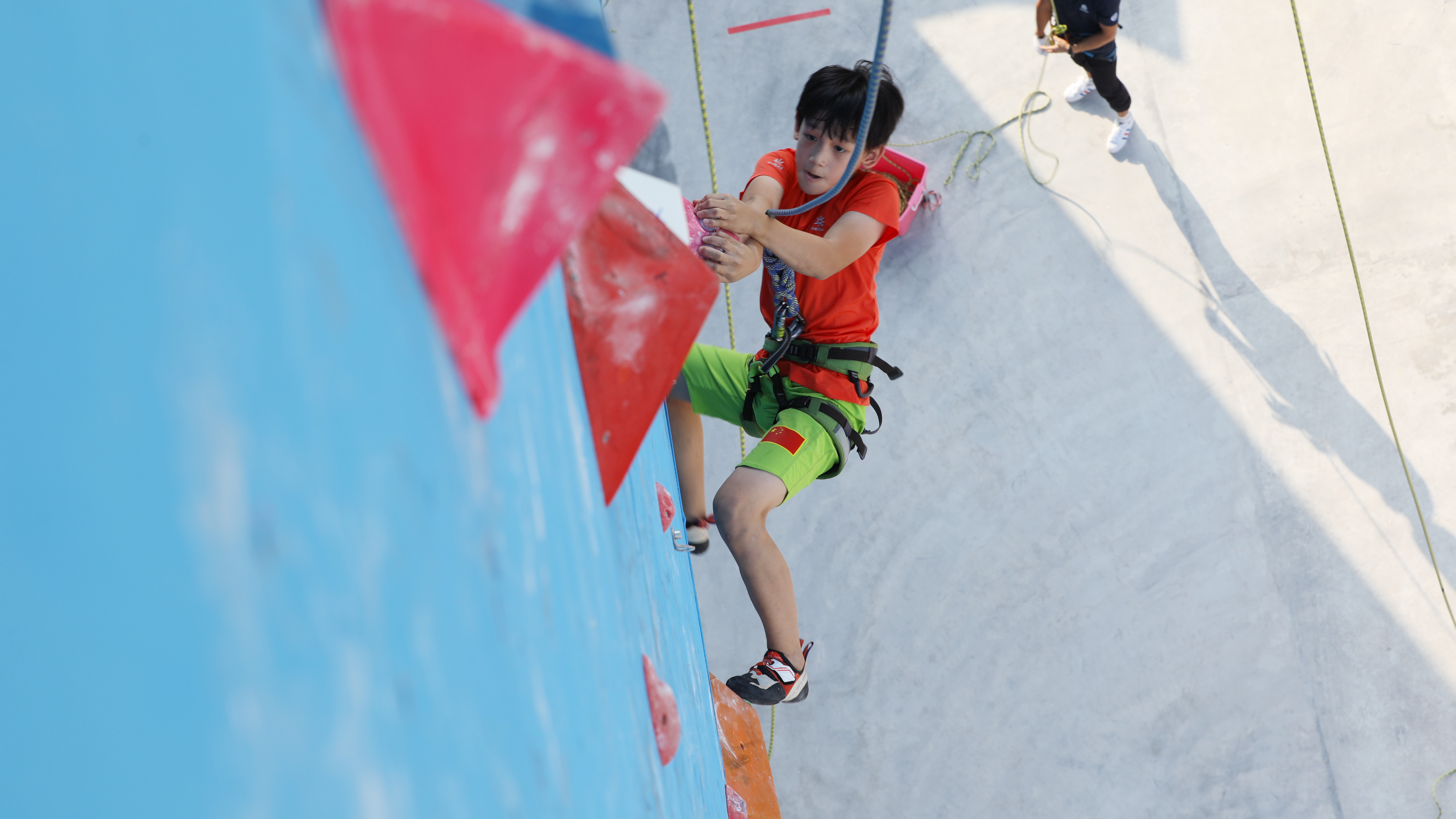 挑战极限,选手们奋力拼搏不畏艰难的简单介绍 挑战极限,选手们奋力拼搏不畏艰难的简单介绍