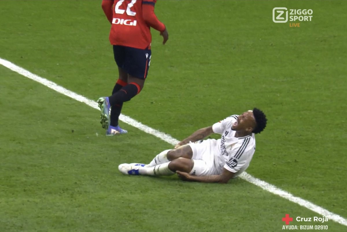 包含皇马后卫紧急伤退,球队防线遭考验的词条 包含皇马后卫紧急伤退,球队防线遭考验的词条