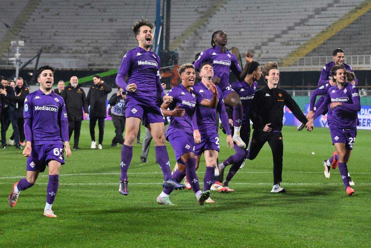 关于佛罗伦萨客场力克对手，集结三分的信息