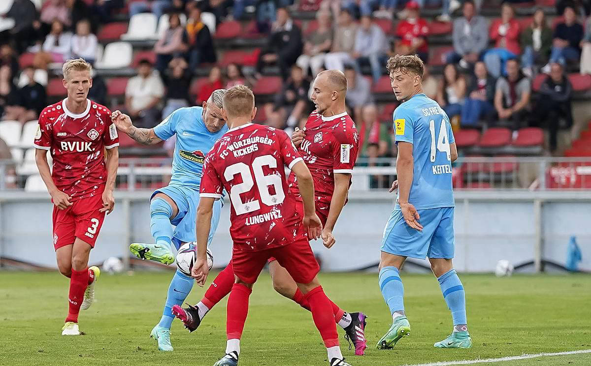 关于贝尔格莱德红星足球队崭露头角，晋级前景一片光明！的信息