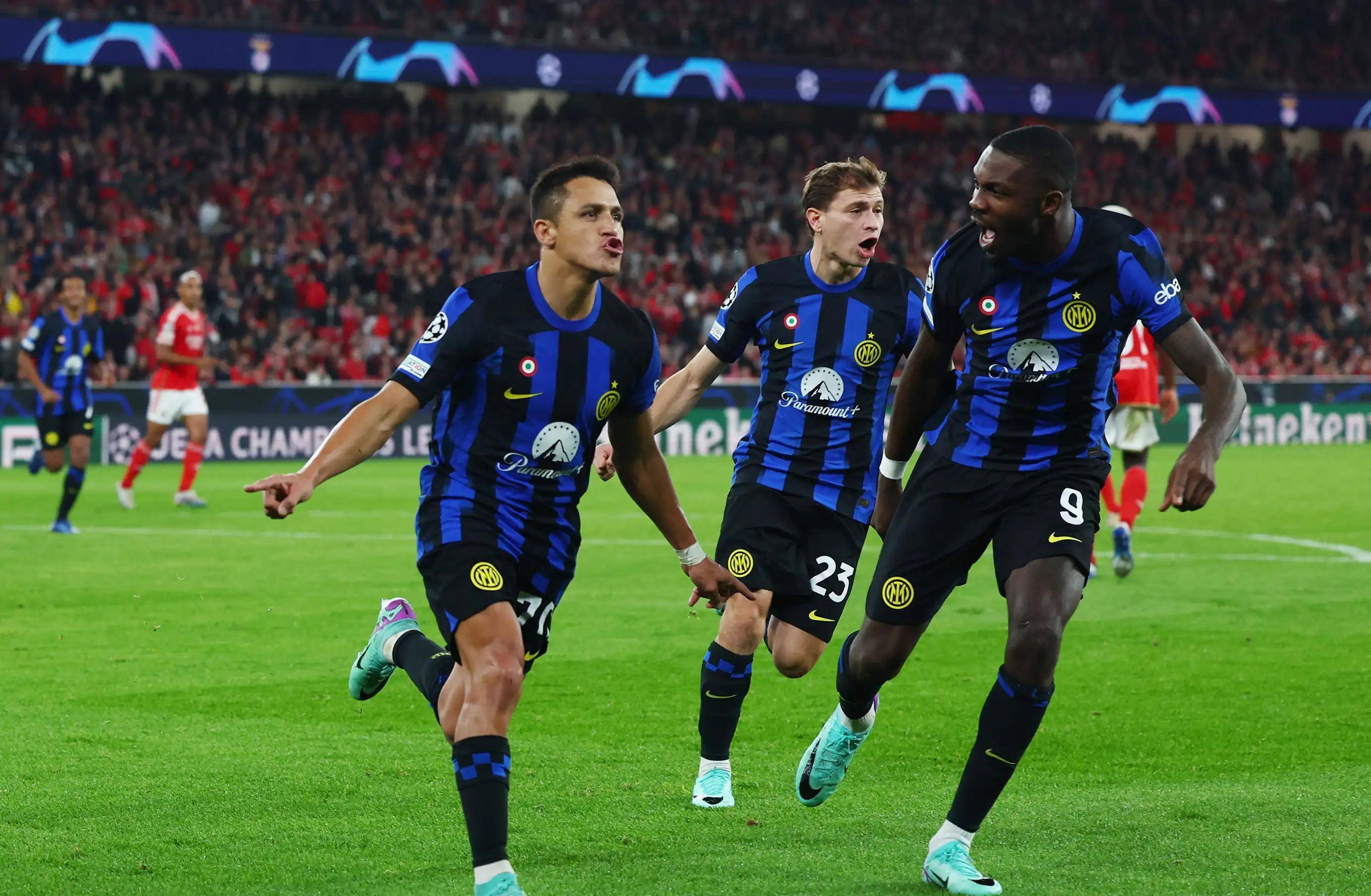 国际足球比赛中球队的团结合作 国际足球比赛中球队的团结合作