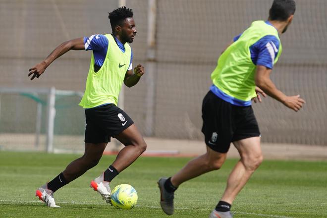 格拉纳达遭遇失利,积分榜下滑的简单介绍 格拉纳达遭遇失利,积分榜下滑的简单介绍