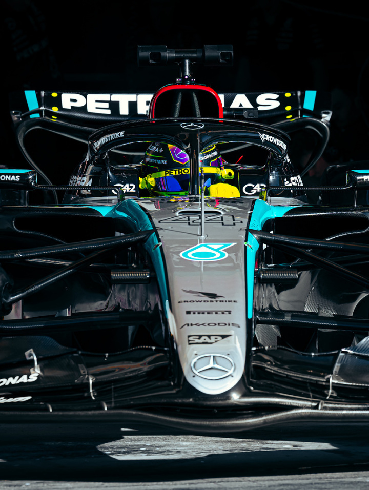 关于威廉姆斯力克索伯车队，汉密尔顿高光表现的信息