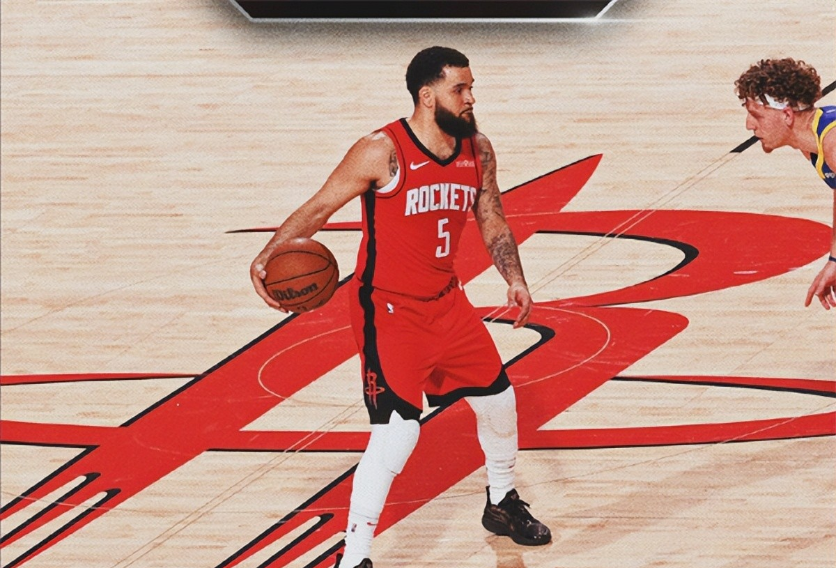 马刺翻盘山东队，范弗利特状态火热