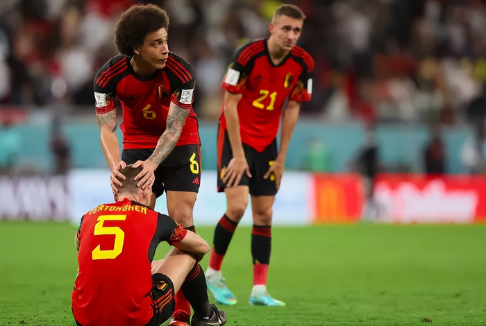 荷兰翻盘摩洛哥，库尔图瓦扛起全队