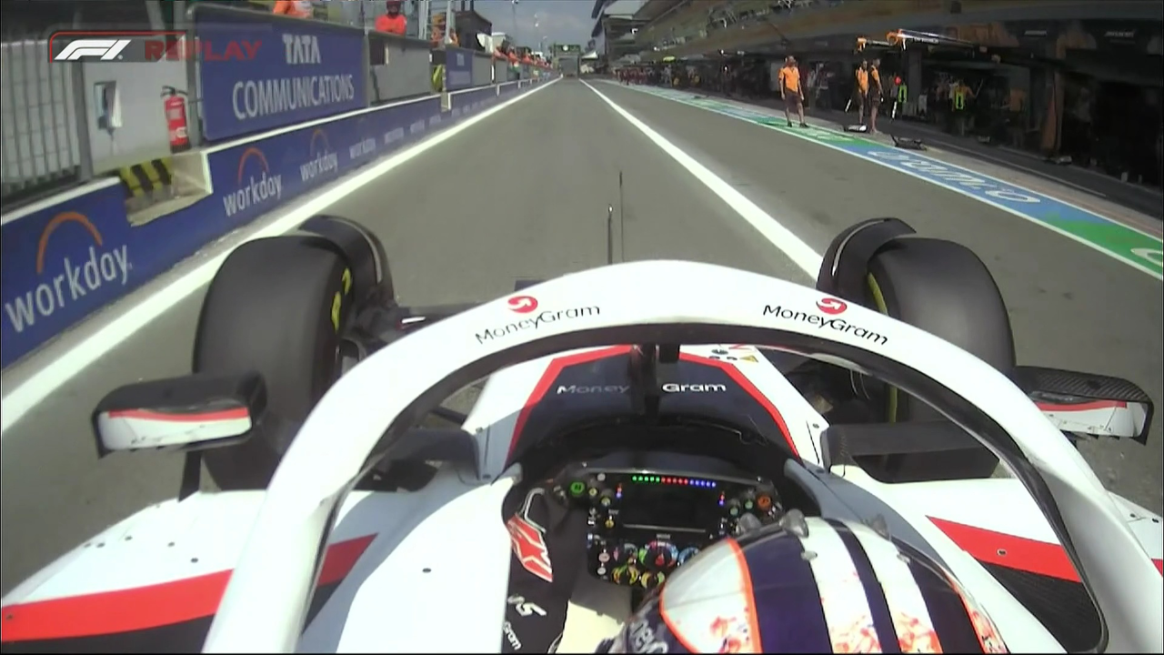 包含阿斯顿马丁险胜梅赛德斯，汉密尔顿带队取胜的词条