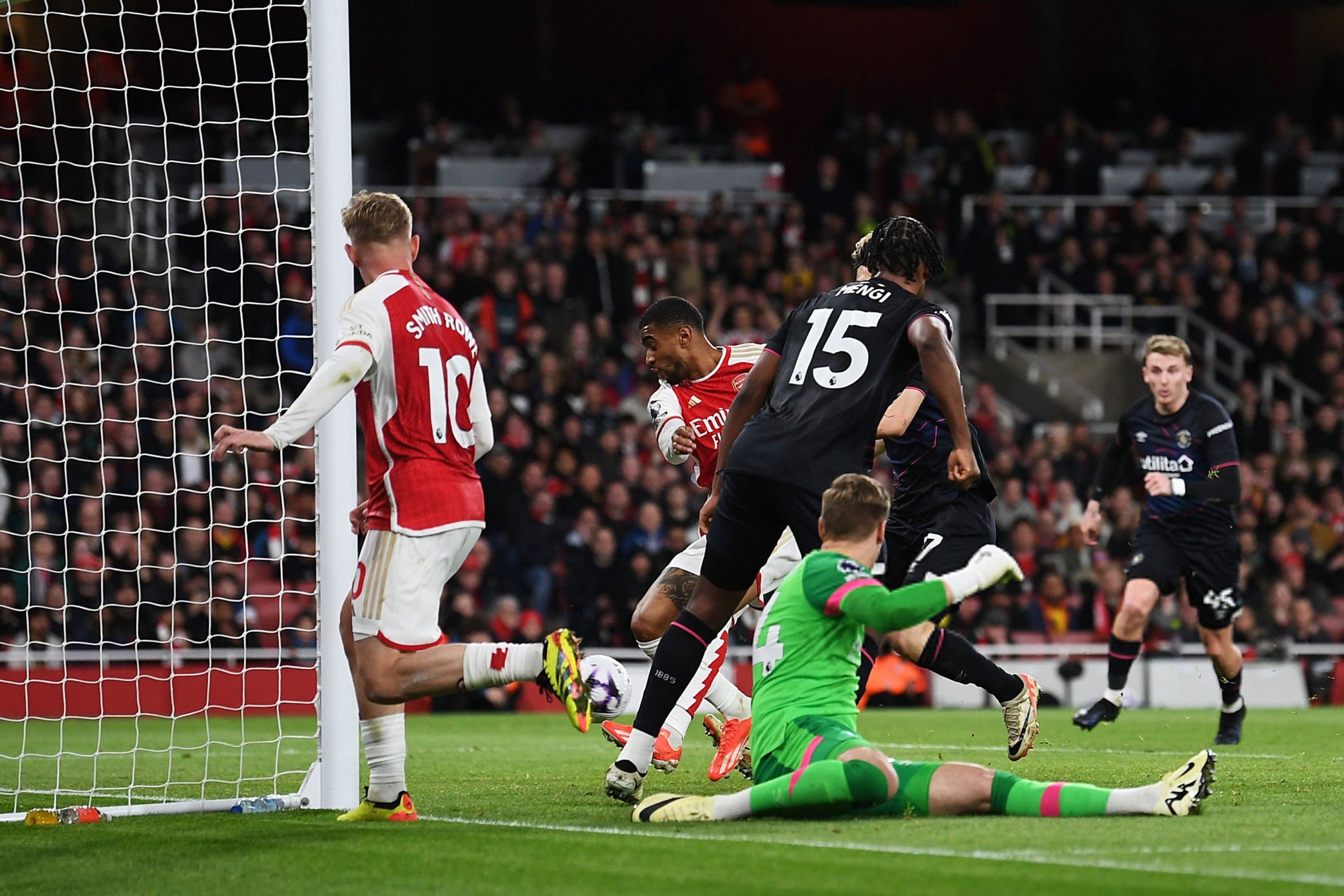 开云平台-包含阿森纳鏖战AC米兰，莫德里奇状态火热的词条