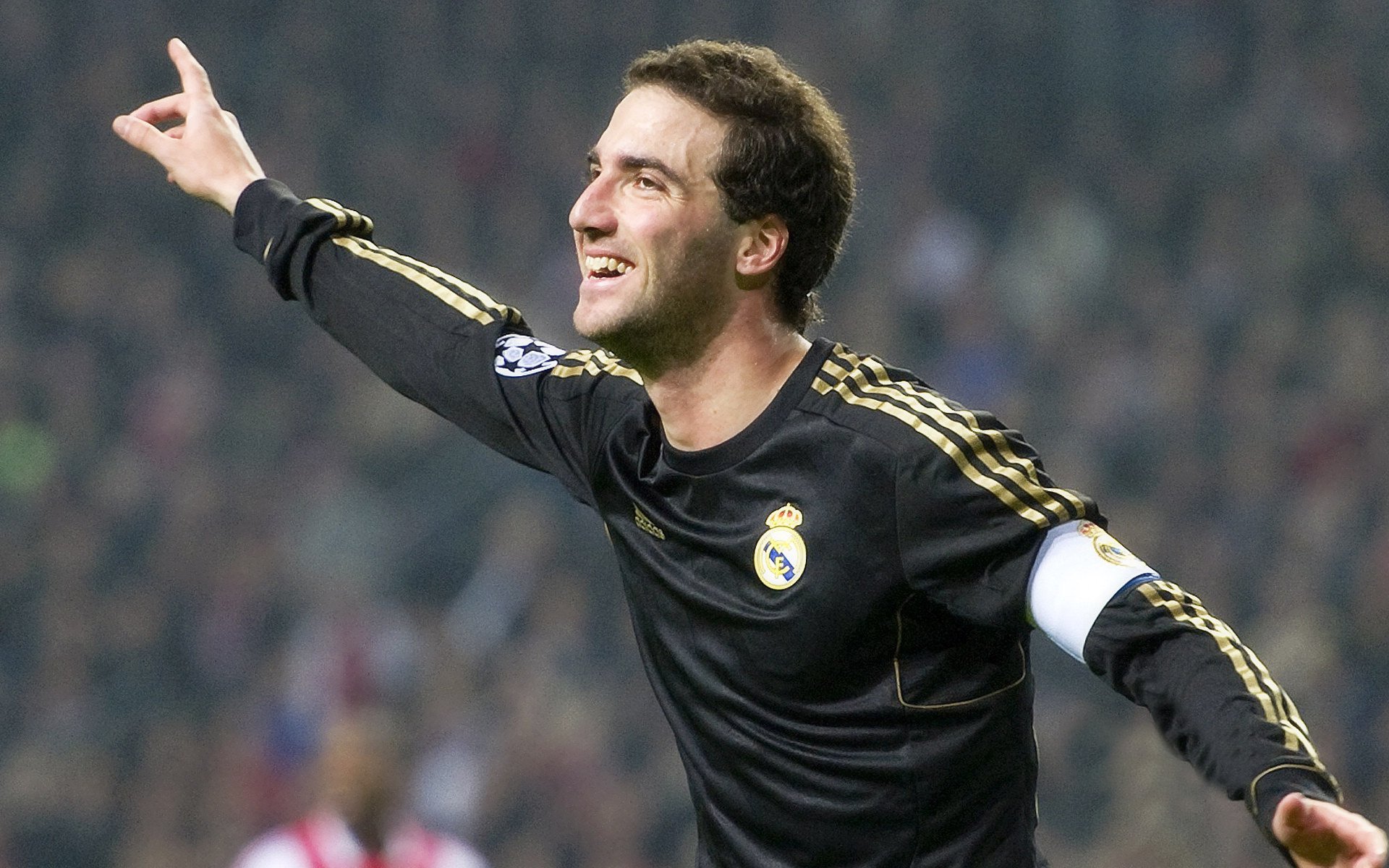 萨内一锤定音，德国战车闪电击溃阿根廷