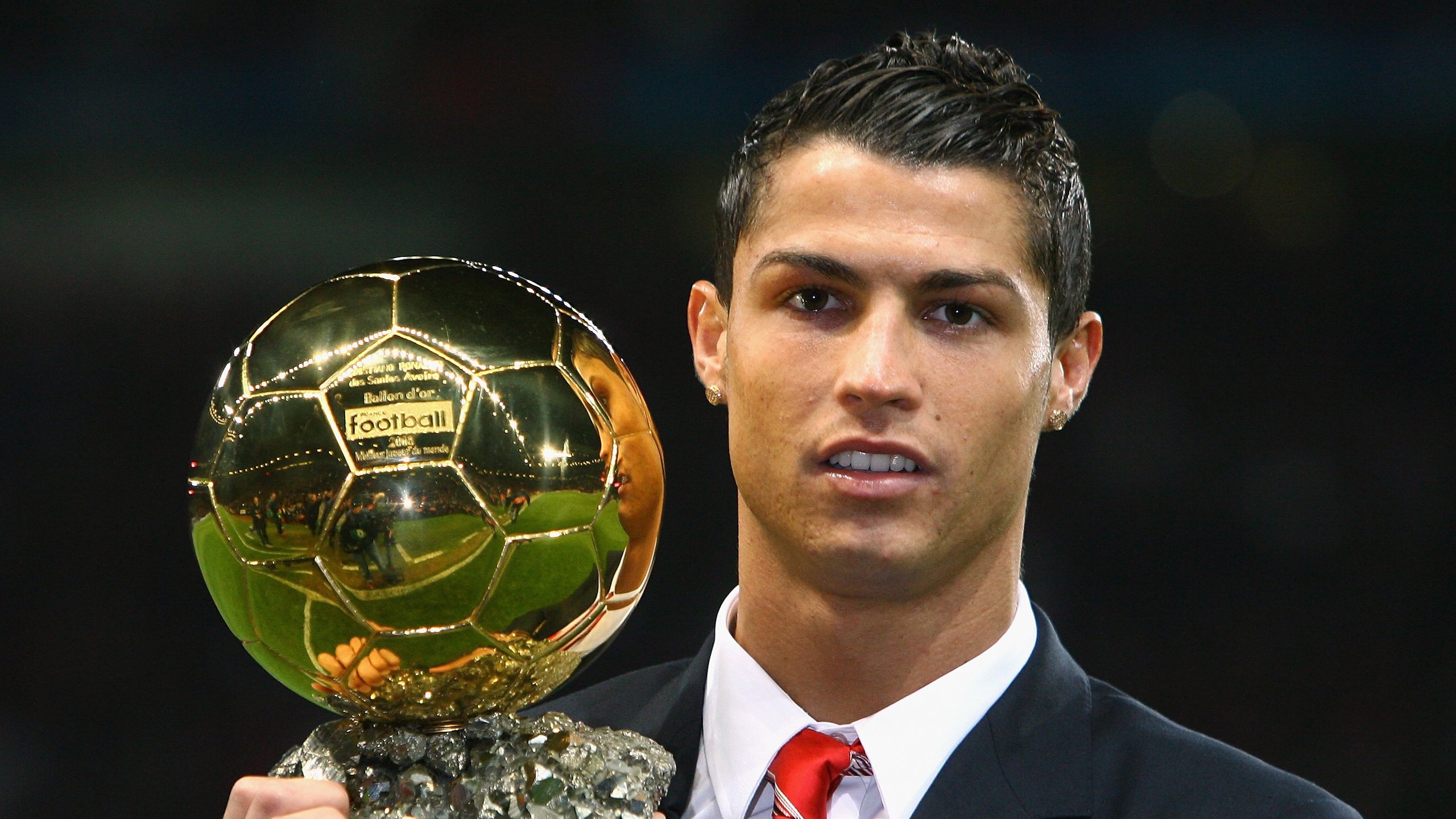 开云体育APP下载-威尔士对阵乌克兰，孔德数据全面爆炸，一场定义时代的个人表演