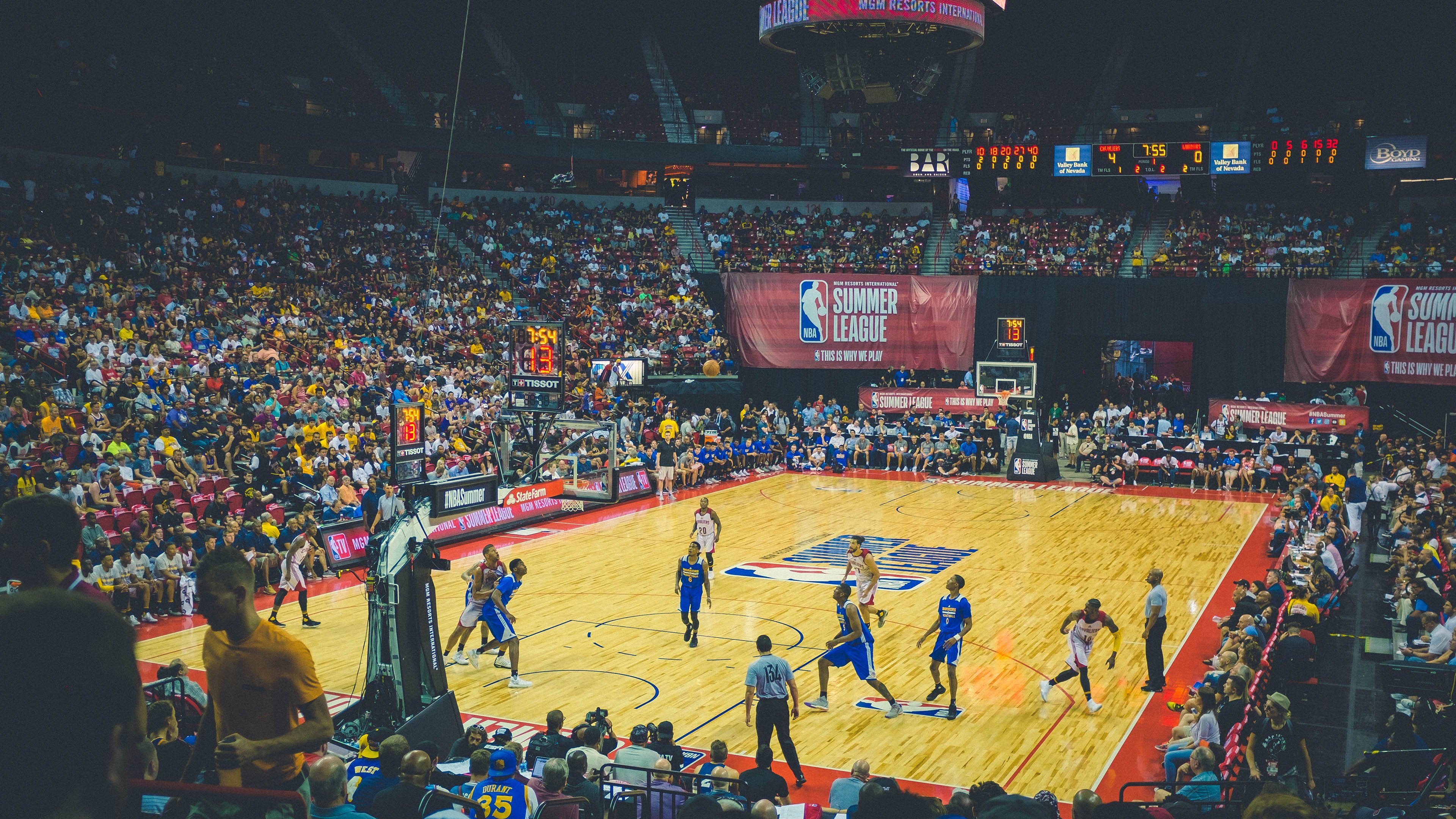 从西决生死战到奥运舞台,体育焦点战背后的全球叙事